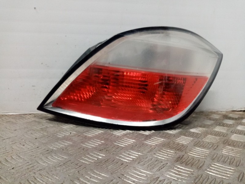 Recambio de piloto trasero derecho para opel astra h berlina enjoy referencia OEM IAM 159732  