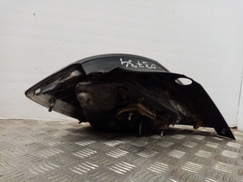 Recambio de piloto trasero derecho para opel astra h berlina enjoy referencia OEM IAM 159732  