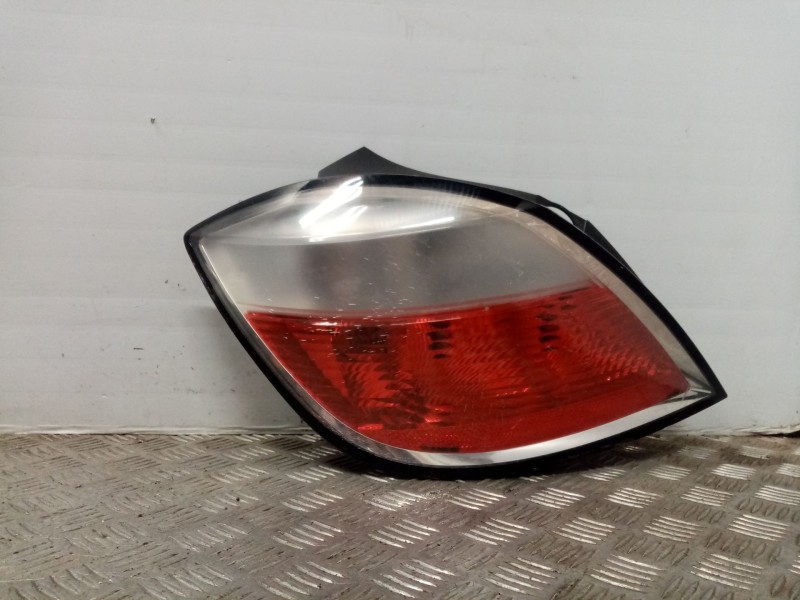 Recambio de piloto trasero izquierdo para opel astra h berlina enjoy referencia OEM IAM 159731  