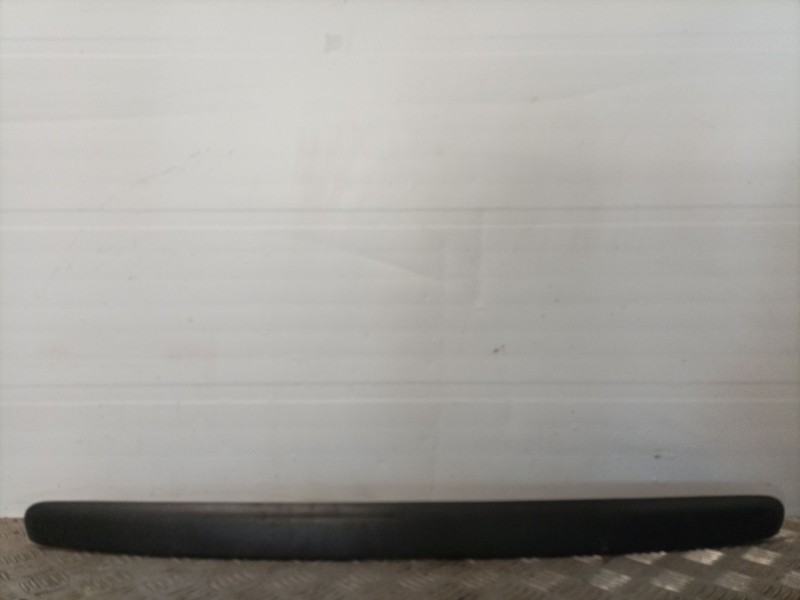 Recambio de moldura piloto matricula para ford focus berlina (cap) 1.6 tdci cat referencia OEM IAM 4M51A43404AF  