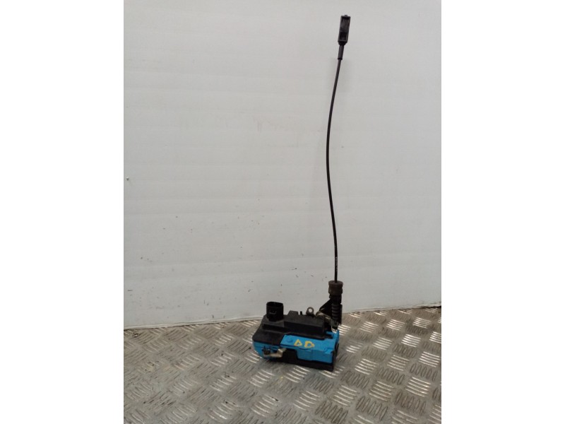 Recambio de cerradura puerta delantera derecha para volvo v70 familiar 2.4 d referencia OEM IAM 30784977  