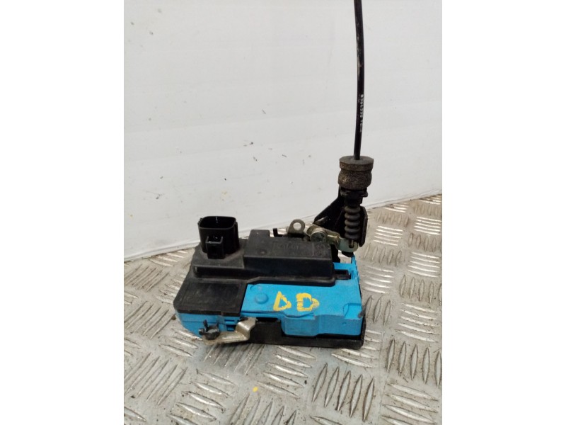 Recambio de cerradura puerta delantera derecha para volvo v70 familiar 2.4 d referencia OEM IAM 30784977  