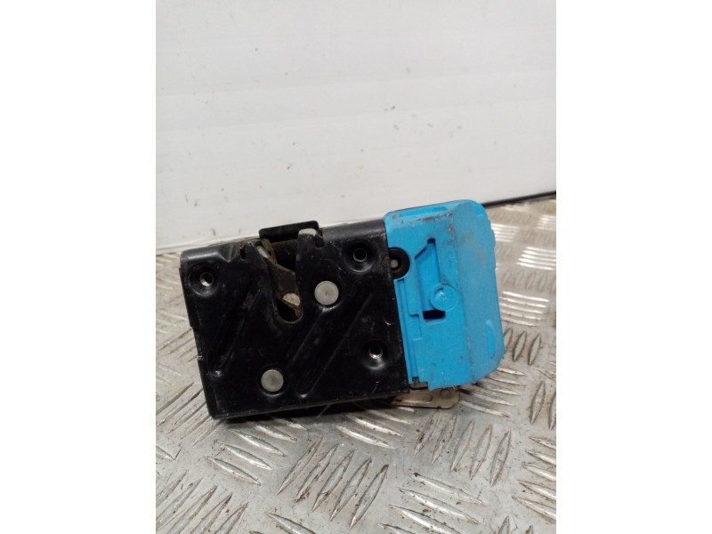 Recambio de cerradura puerta delantera derecha para volvo v70 familiar 2.4 d referencia OEM IAM 30784977  