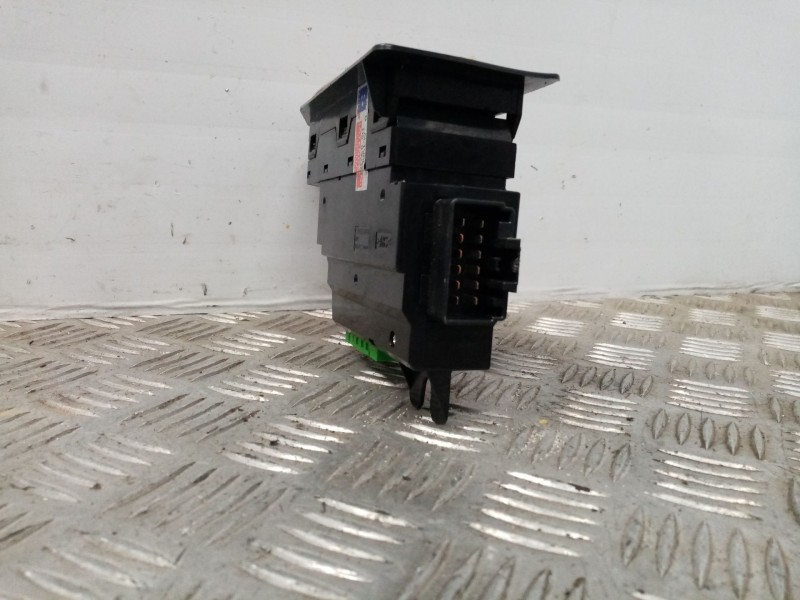 Recambio de mando elevalunas delantero derecho para volvo v70 familiar 2.4 d referencia OEM IAM 30658147  