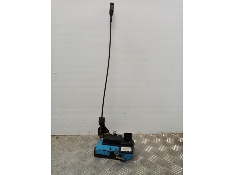 Recambio de cerradura puerta delantera izquierda para volvo v70 familiar 2.4 d referencia OEM IAM 30784976  