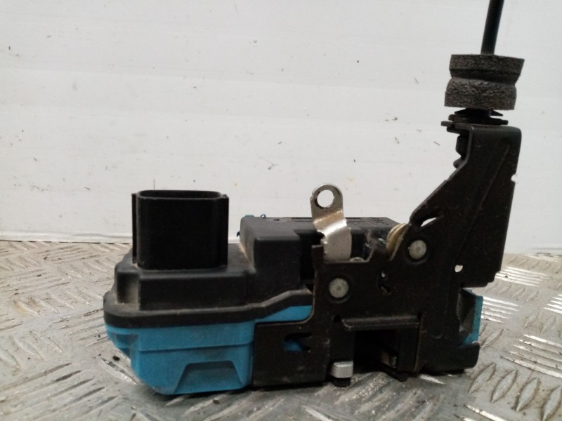 Recambio de cerradura puerta delantera izquierda para volvo v70 familiar 2.4 d referencia OEM IAM 30784976  