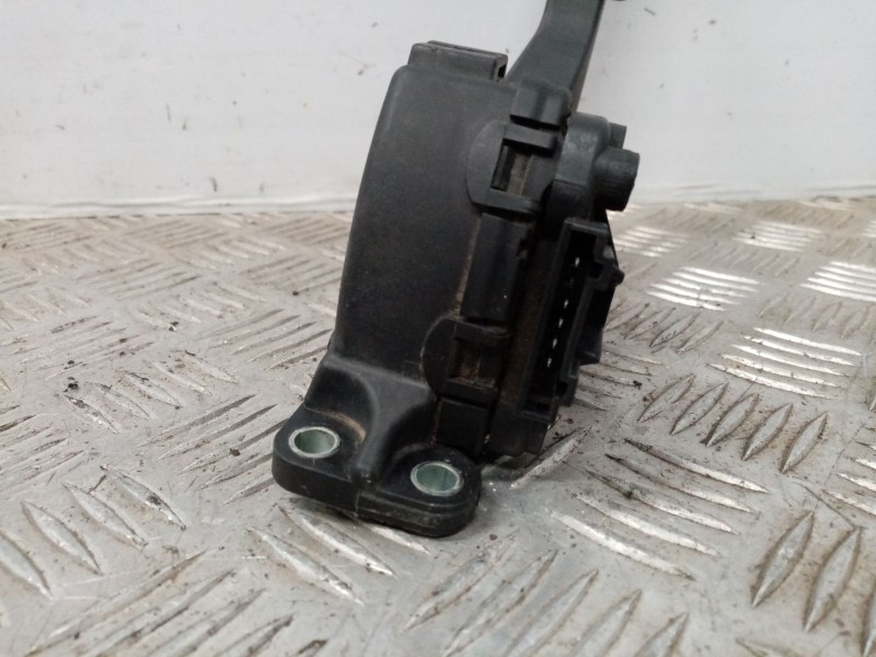 Recambio de potenciometro pedal para volvo v70 familiar 2.4 d referencia OEM IAM 8200386506b  