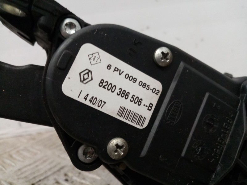 Recambio de potenciometro pedal para volvo v70 familiar 2.4 d referencia OEM IAM 8200386506b  