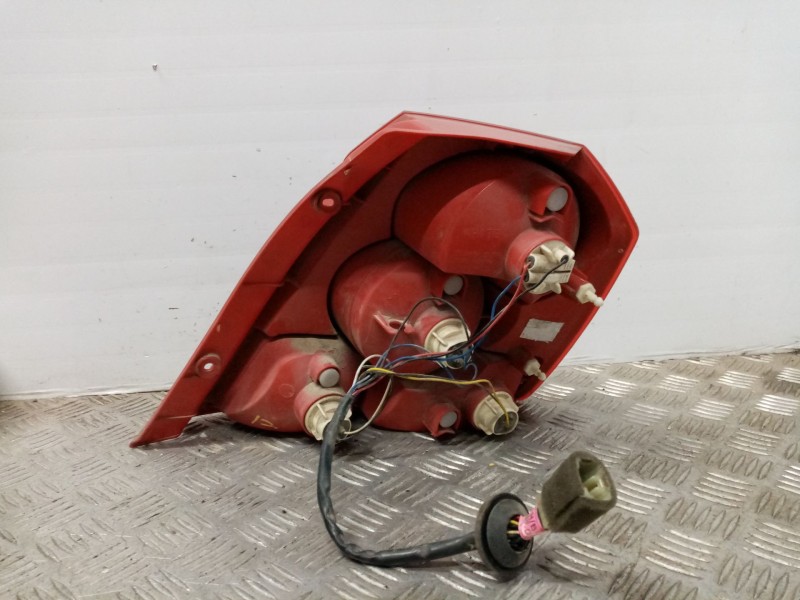 Recambio de piloto trasero izquierdo para daewoo kalos (klas) 1.2 referencia OEM IAM 300266L  