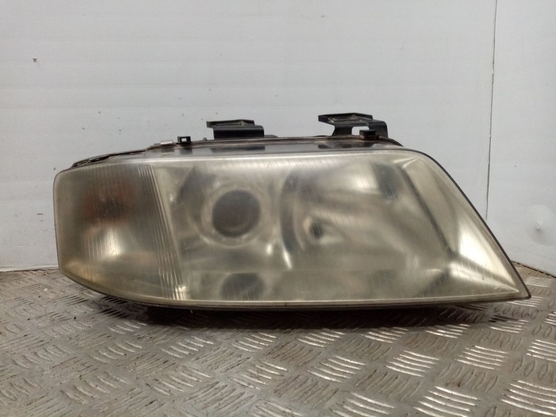 Recambio de faro derecho para audi a6 berlina (4b2) 2.5 tdi referencia OEM IAM 14846800  