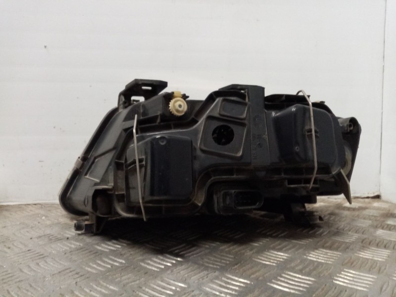 Recambio de faro derecho para audi a6 berlina (4b2) 2.5 tdi referencia OEM IAM 14846800  