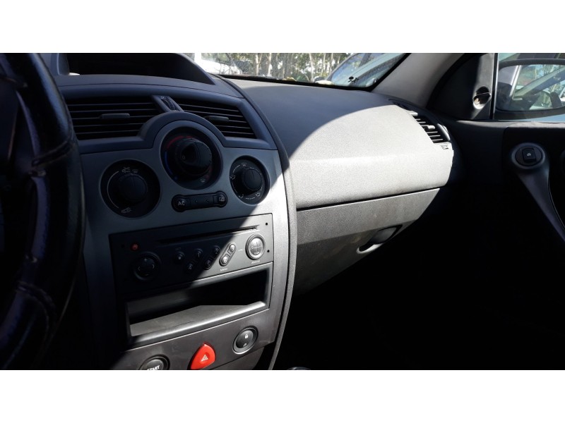 renault megane ii berlina 5p del año 2002 renault megane ii berlina 5p del año 2002