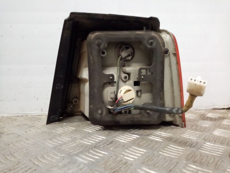 Recambio de piloto trasero izquierdo para kia carens 2.0 turbodiesel cat referencia OEM IAM E138368  