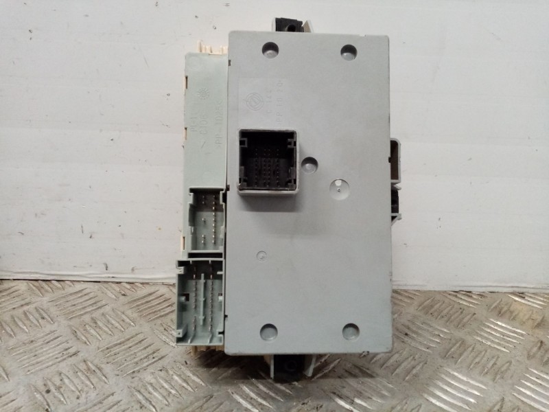 Recambio de caja reles / fusibles para alfa romeo 147 (190) referencia OEM IAM 467463750 501208570090 