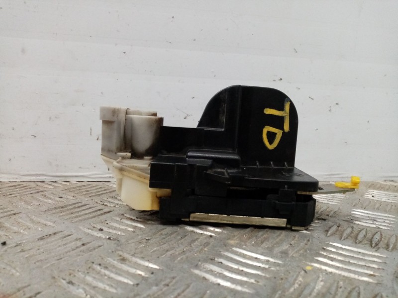 Recambio de cerradura puerta trasera izquierda para alfa romeo 147 (190) referencia OEM IAM 0046557035  