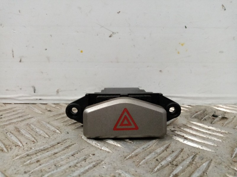 Recambio de warning para kia carens 2.0 turbodiesel cat referencia OEM IAM 864W0140  