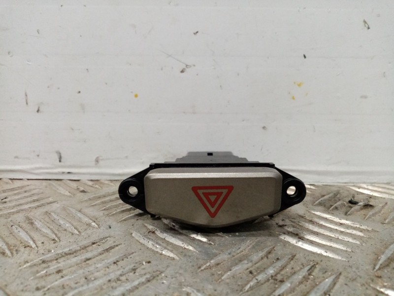 Recambio de warning para kia carens 2.0 turbodiesel cat referencia OEM IAM 864W0140  