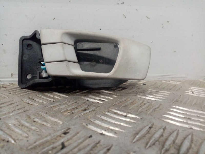 Recambio de maneta interior trasera izquierda para kia carens 2.0 turbodiesel cat referencia OEM IAM   