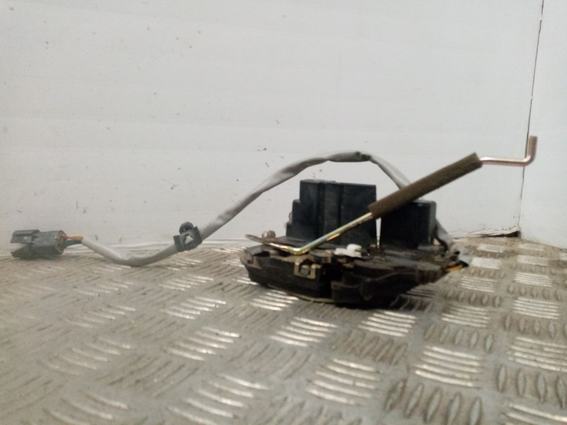 Recambio de cerradura puerta delantera derecha para kia carens 2.0 turbodiesel cat referencia OEM IAM   