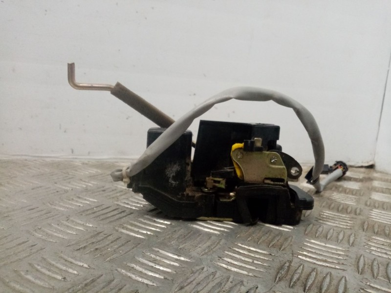 Recambio de cerradura puerta delantera derecha para kia carens 2.0 turbodiesel cat referencia OEM IAM   