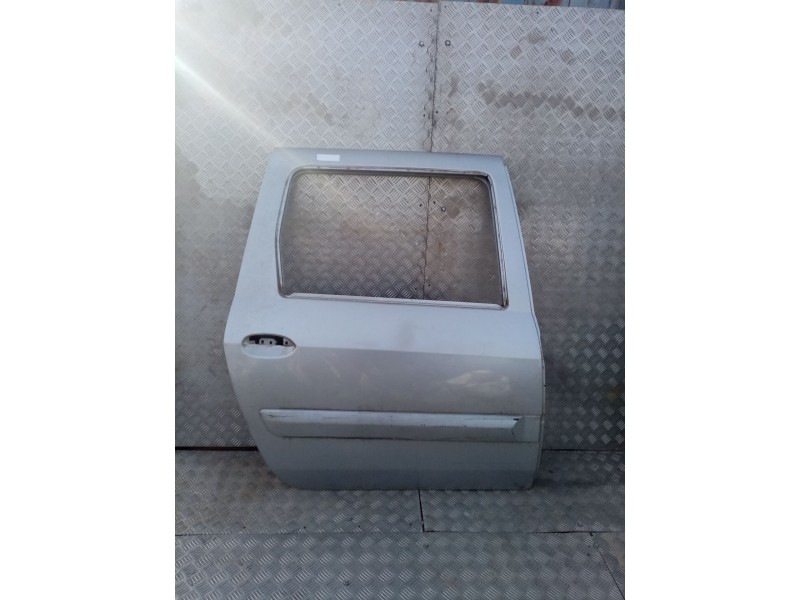 Recambio de puerta trasera derecha para dacia logan 1.5 dci diesel cat referencia OEM IAM   
