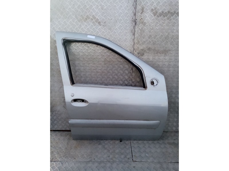 Recambio de puerta delantera derecha para dacia logan 1.5 dci diesel cat referencia OEM IAM   