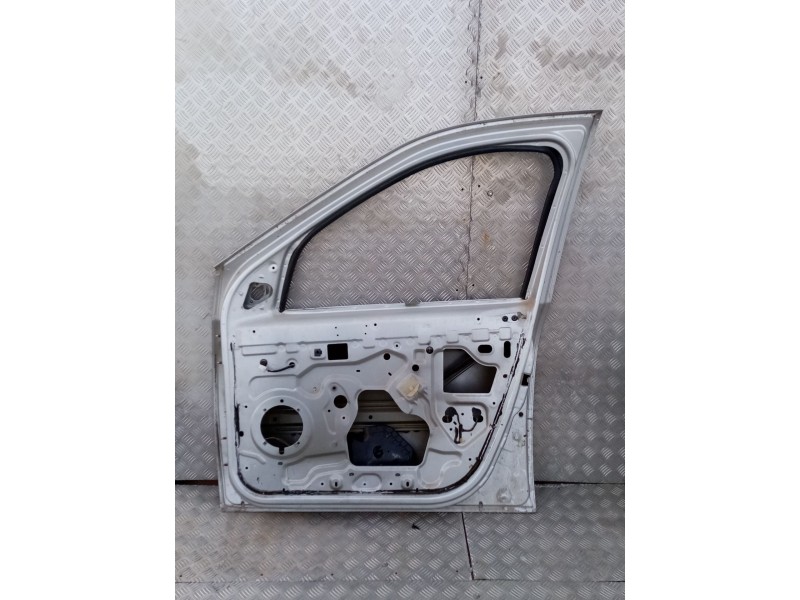 Recambio de puerta delantera derecha para dacia logan 1.5 dci diesel cat referencia OEM IAM   