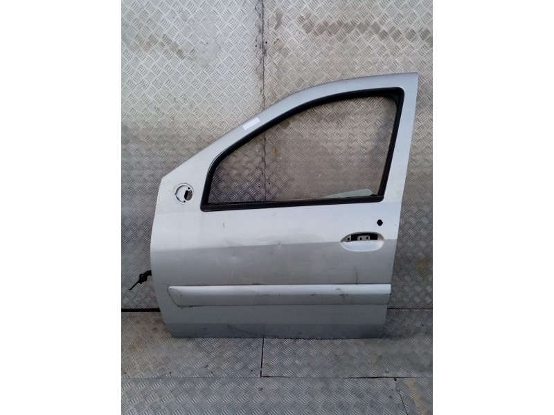 Recambio de puerta delantera izquierda para dacia logan 1.5 dci diesel cat referencia OEM IAM   