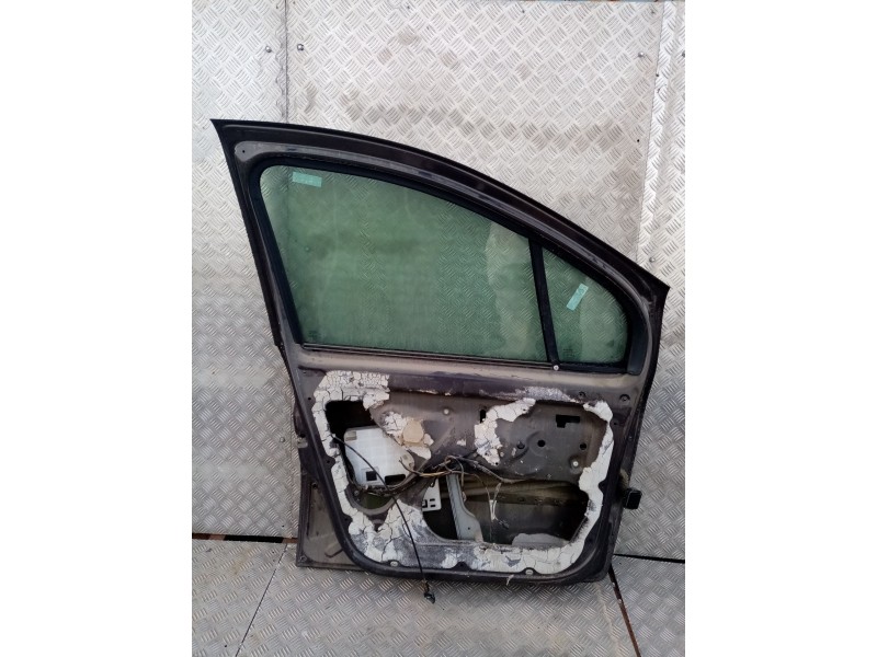 Recambio de puerta delantera izquierda para renault modus confort dynamique referencia OEM IAM 7751475517  