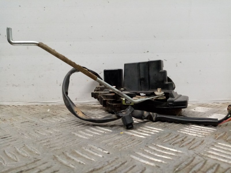 Recambio de cerradura puerta delantera izquierda para kia carens 2.0 turbodiesel cat referencia OEM IAM   