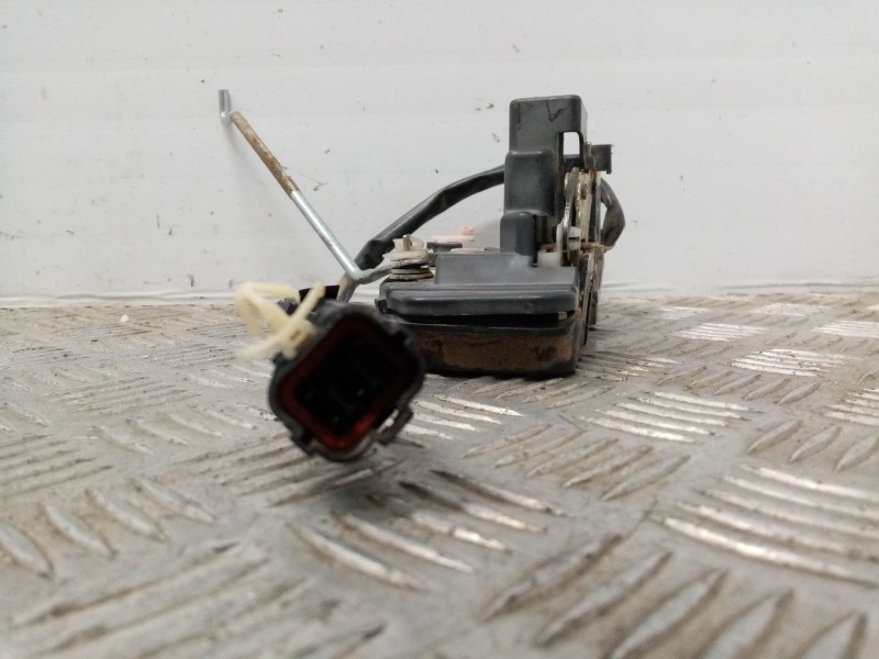 Recambio de cerradura puerta delantera izquierda para kia carens 2.0 turbodiesel cat referencia OEM IAM   