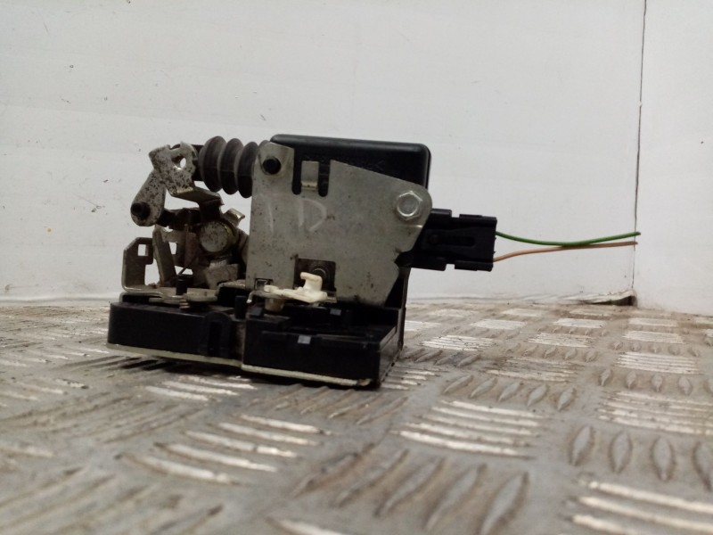 Recambio de cerradura puerta trasera derecha para dacia logan 1.5 dci diesel cat referencia OEM IAM   