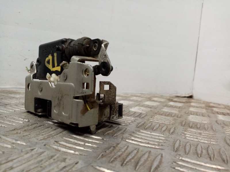 Recambio de cerradura puerta trasera derecha para dacia logan 1.5 dci diesel cat referencia OEM IAM   