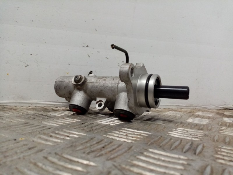 Recambio de bomba freno para kia carens 2.0 turbodiesel cat referencia OEM IAM   