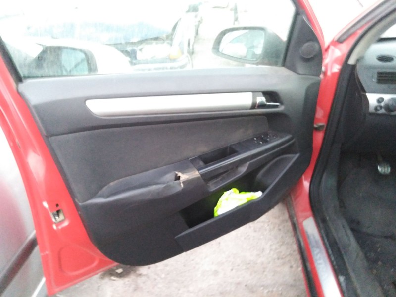 opel astra h (a04) del año 2004