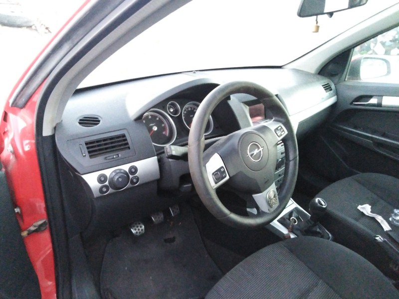 opel astra h (a04) del año 2004