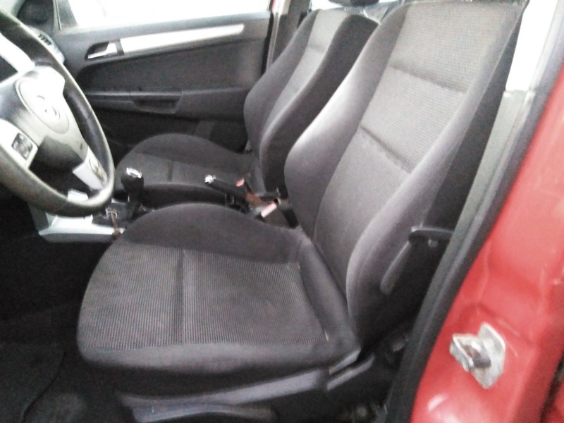 opel astra h (a04) del año 2004