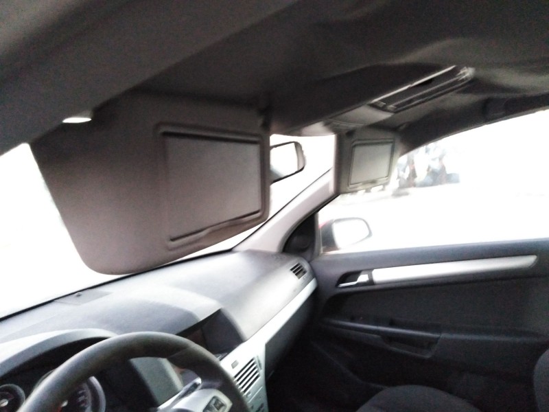 opel astra h (a04) del año 2004