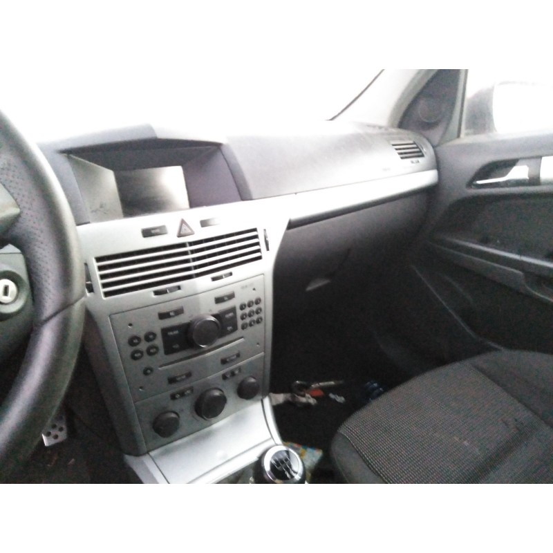 opel astra h (a04) del año 2004