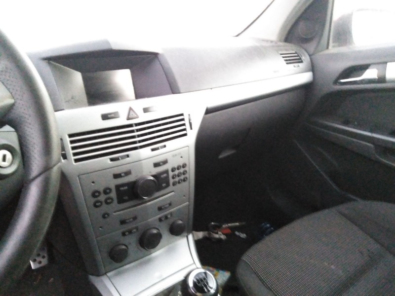 opel astra h (a04) del año 2004