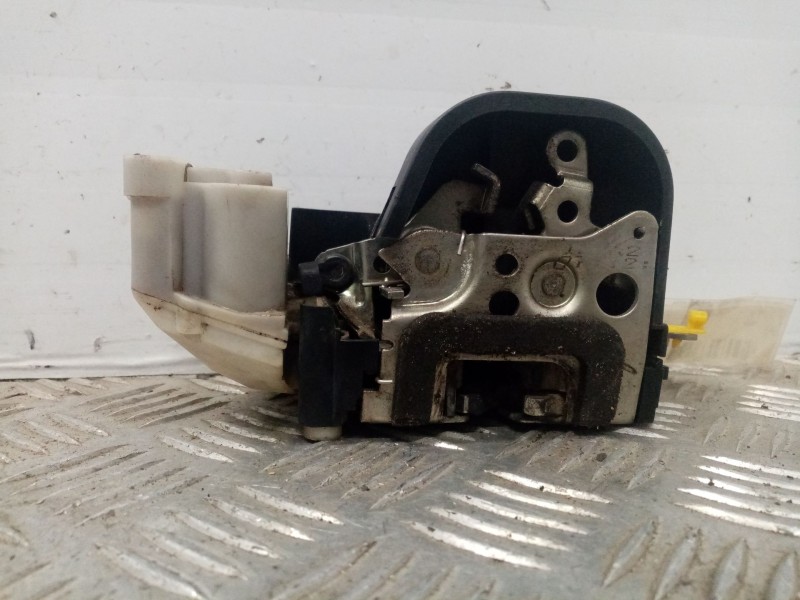 Recambio de cerradura puerta trasera derecha para alfa romeo 147 (190) referencia OEM IAM   