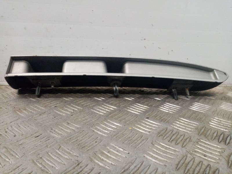 Recambio de moldura para dacia logan 1.5 dci diesel cat referencia OEM IAM 8200490254  