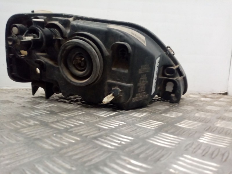 Recambio de faro izquierdo para dacia logan 1.5 dci diesel cat referencia OEM IAM 8200211005  