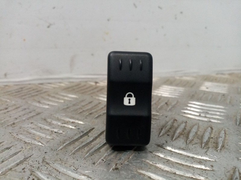 Recambio de pulsador cierre para dacia logan 1.5 dci diesel cat referencia OEM IAM 870249  