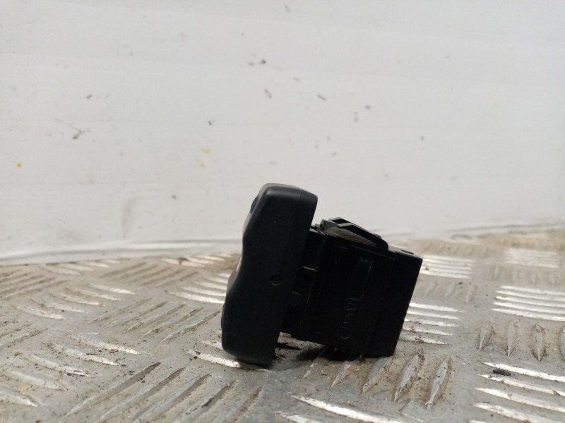 Recambio de pulsador cierre para dacia logan 1.5 dci diesel cat referencia OEM IAM 870249  