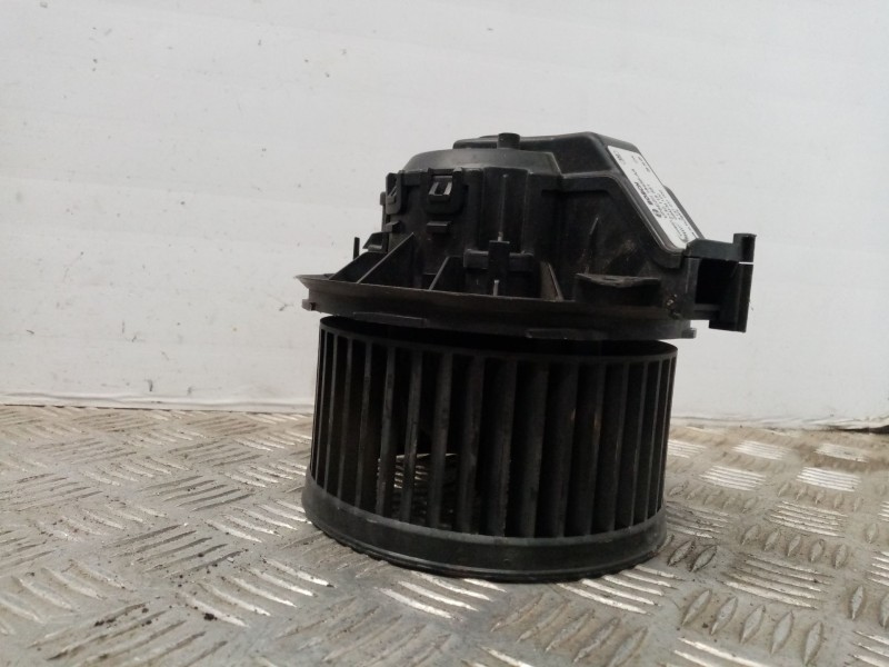 Recambio de ventilador calefaccion para ford fiesta (cb1) trend referencia OEM IAM VP8E2H78456AA 0130115551 