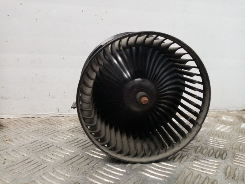Recambio de ventilador calefaccion para ford fiesta (cb1) trend referencia OEM IAM VP8E2H78456AA 0130115551 