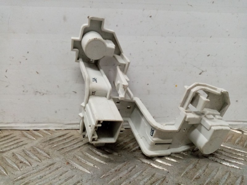 Recambio de portalamparas para ford fiesta (cb1) trend referencia OEM IAM 00414v0101 8a6113405a 