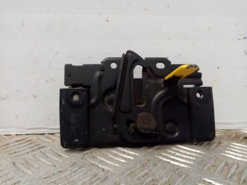 Recambio de cerradura capot para ford fiesta (cb1) trend referencia OEM IAM 1831520  