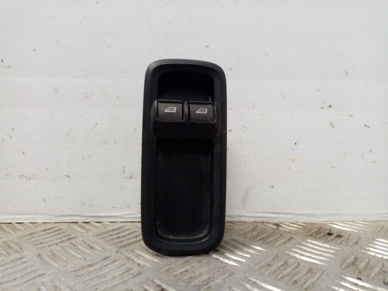 Recambio de mando elevalunas delantero izquierdo para ford fiesta (cb1) trend referencia OEM IAM 8A6T14A132EC  